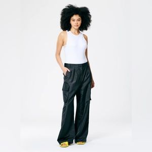 NWOT TIBI Stella Crispy Nylon Pleated Cargo Pant Black Trousers Wide Leg